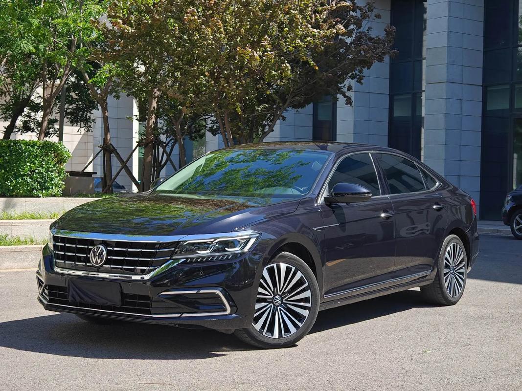 Volkswagen Passat exterior
